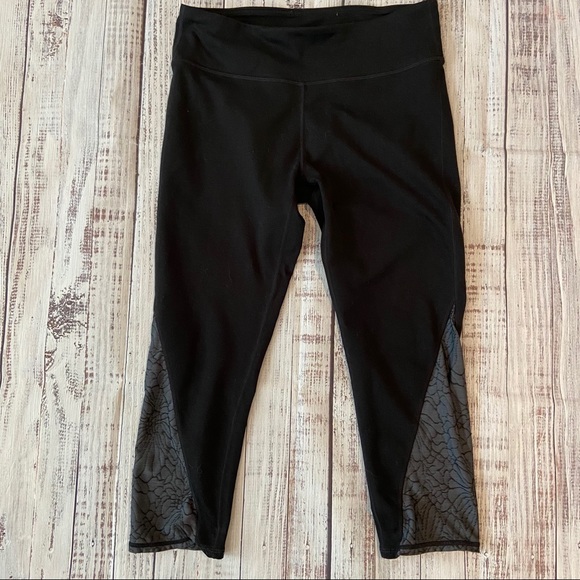 Fabletics Gray Prisha Jacquard Midi Top & Capri. - Picture 5 of 15